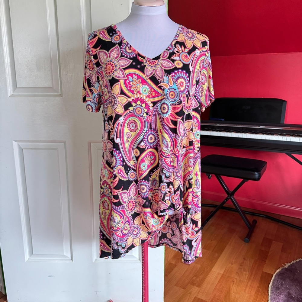 Paisley Grace Colorful Paisley Print Tunic Top, Size Medium,‎ Asymmetric Tie Hem